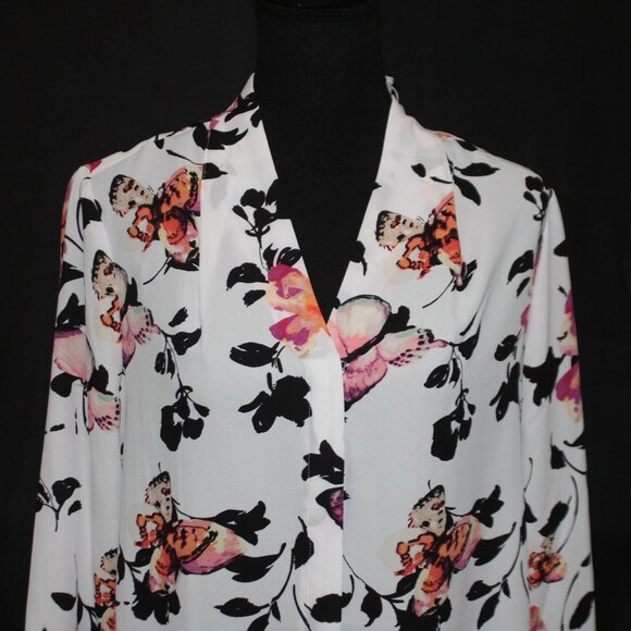 Investments Caroline Butterfly Three Quarter Sleeve Top - Picture 2 of 16